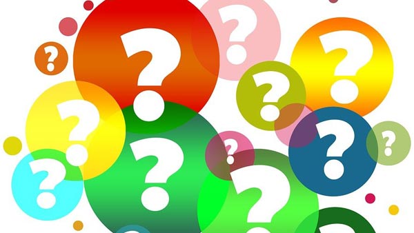 Bunte Wolke aus Fragezeichen