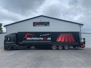 Sattelzug geschlossen mit 4-Wege Mitnahmestapler